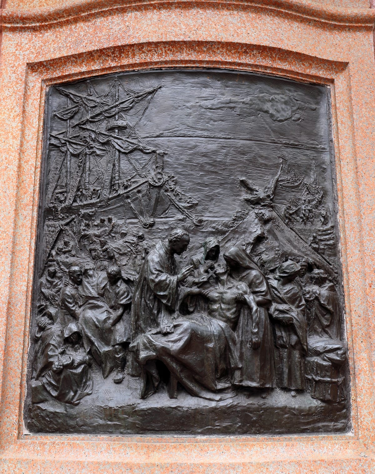 Le monument du cardinal Taschereau, le bas-relief de bronze