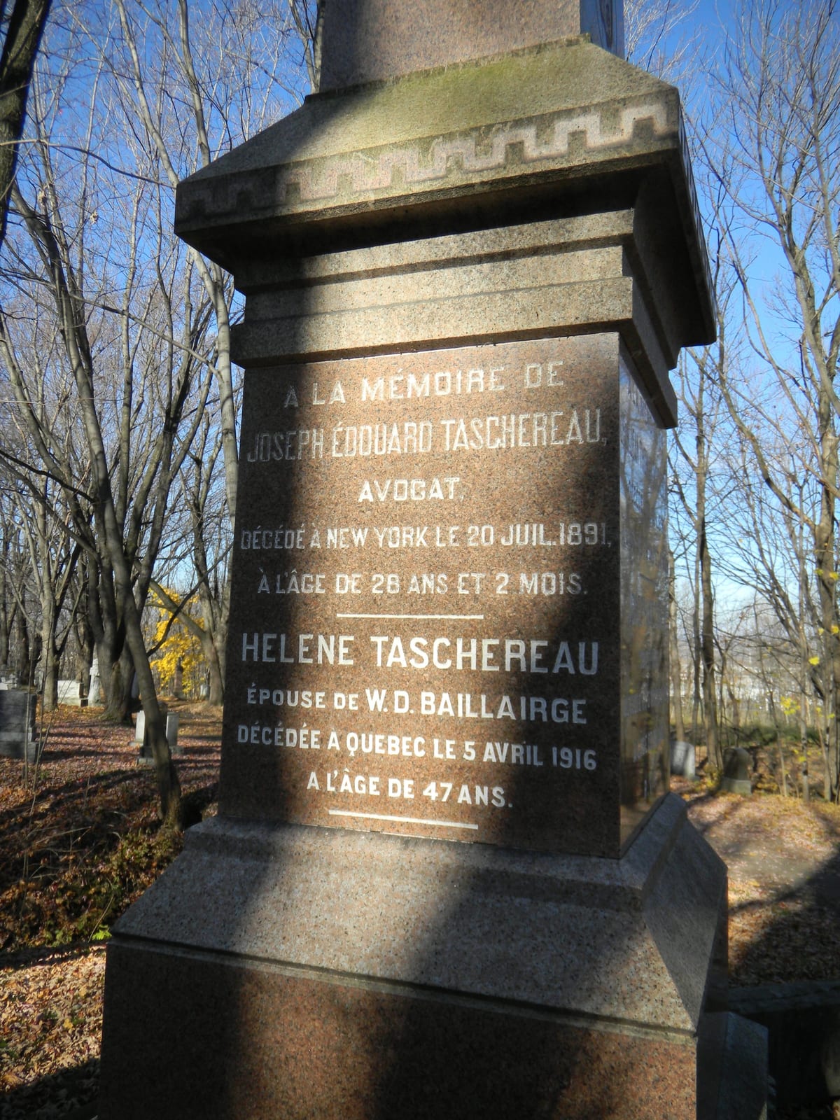 La pierre de Joseph-Édouard Taschereau et d'Hélène Taschereau, cimetière Belmont