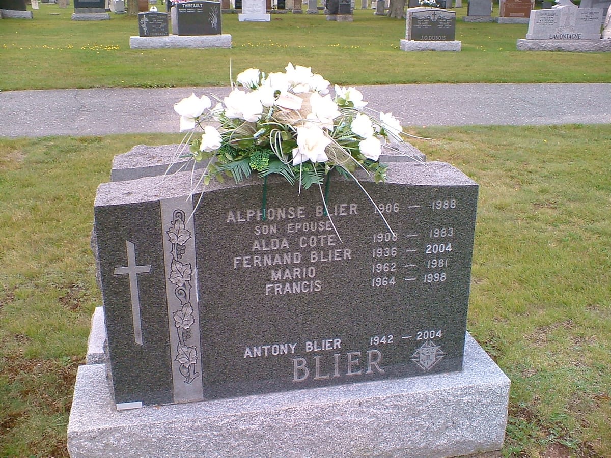 Le monument Blier, cimetière de Plessisville